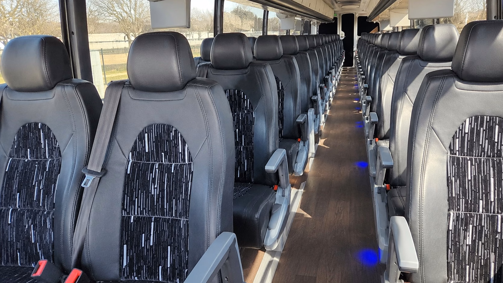 lincoln charter bus rental interior