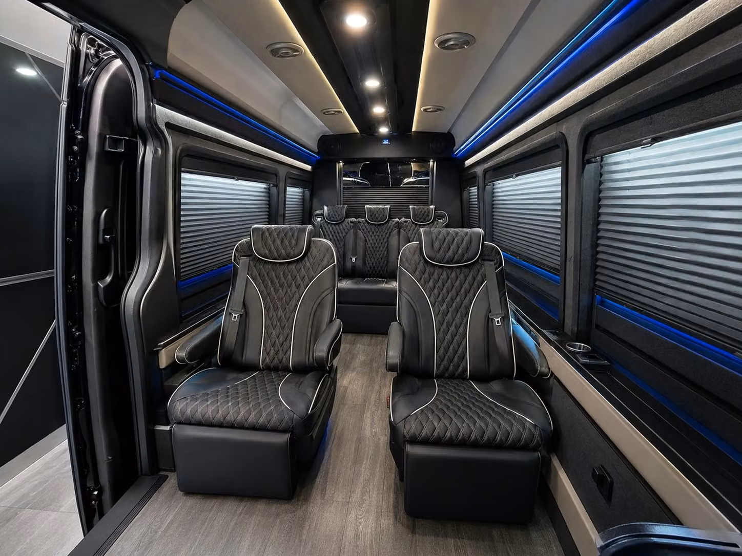 these groups rely on lincoln airport transportation through coachbuslincoln com every season