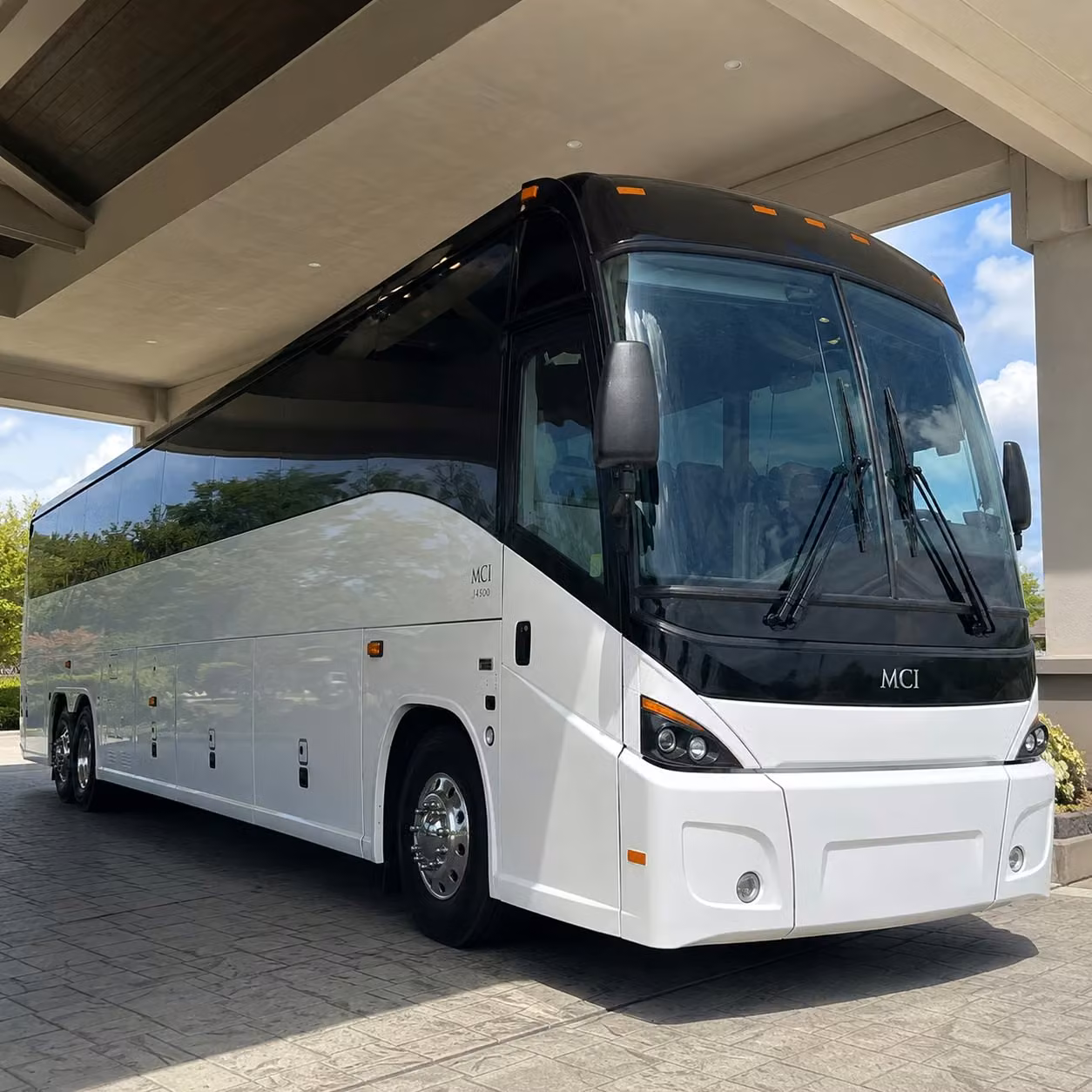 you can find and book employee transportation in lincoln and any nearby city